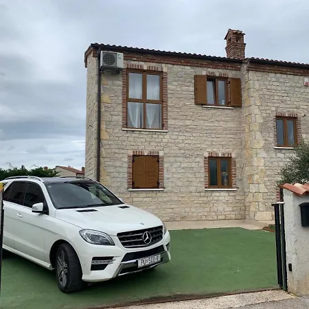 Suzy With Heated Pool Villa *