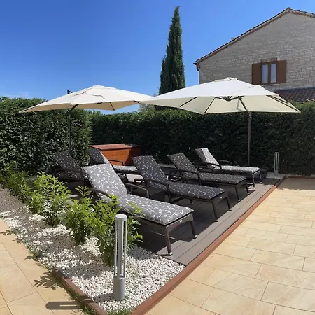 Villa Suzy With Heated Pool Svetvincenat
