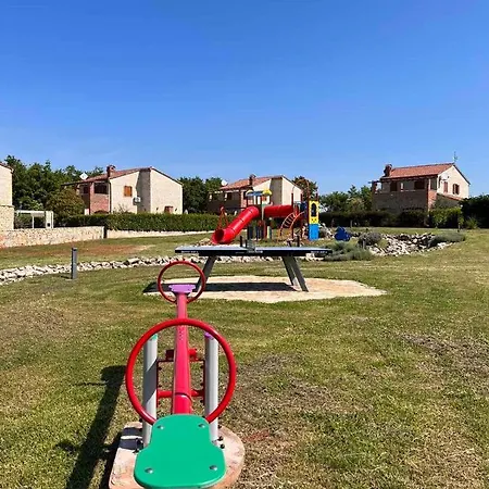 Villa Suzy With Heated Pool